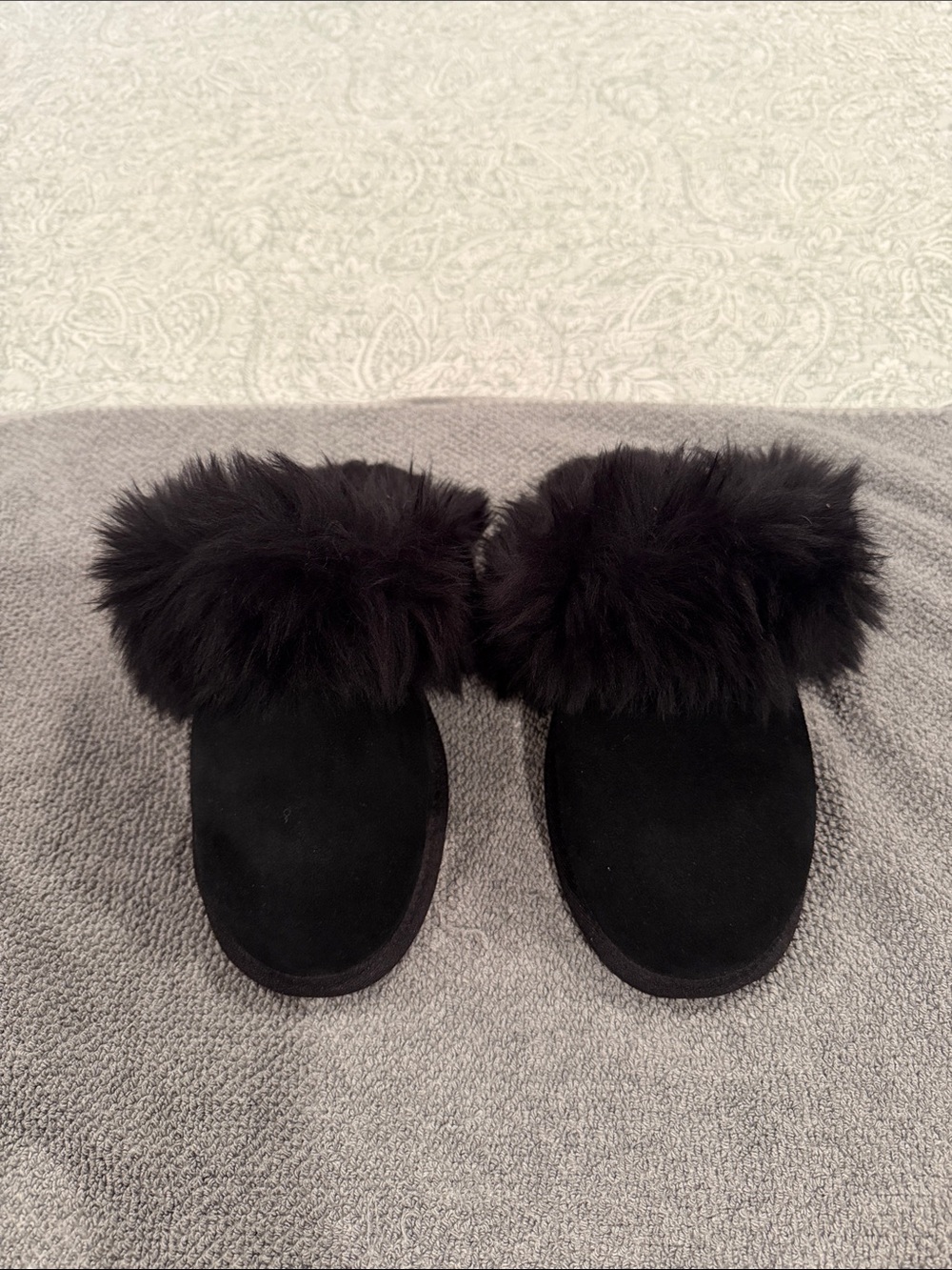 UGG Black Faux Fur Slide Slippers for Women Size 8